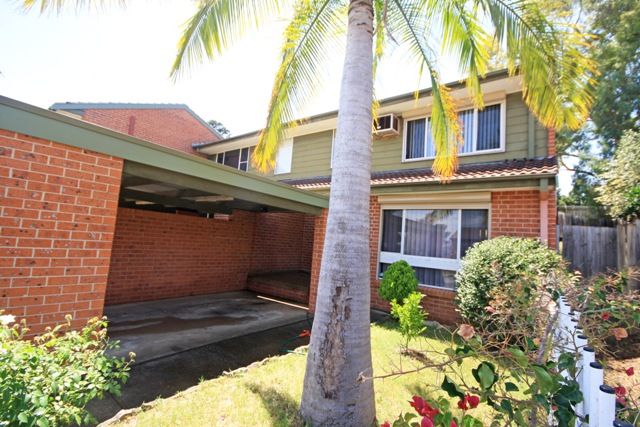 6 Jacquinot Place, Glenfield NSW 2167