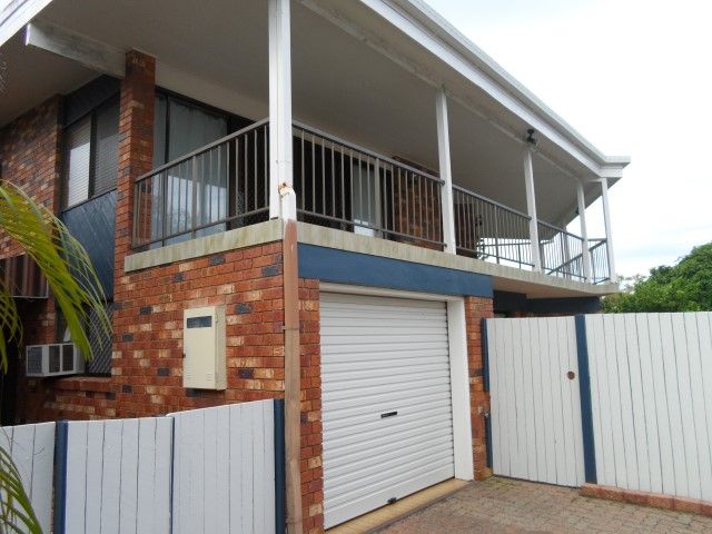 12 James, Urangan, QLD 4655
