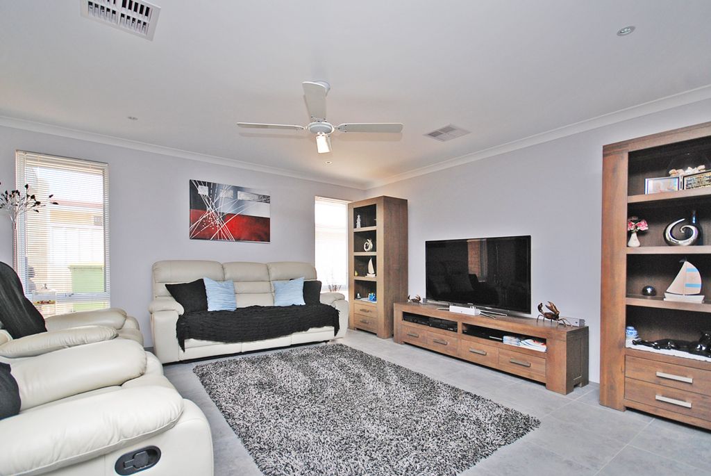 7 Miami Way, JURIEN BAY, WA 6516