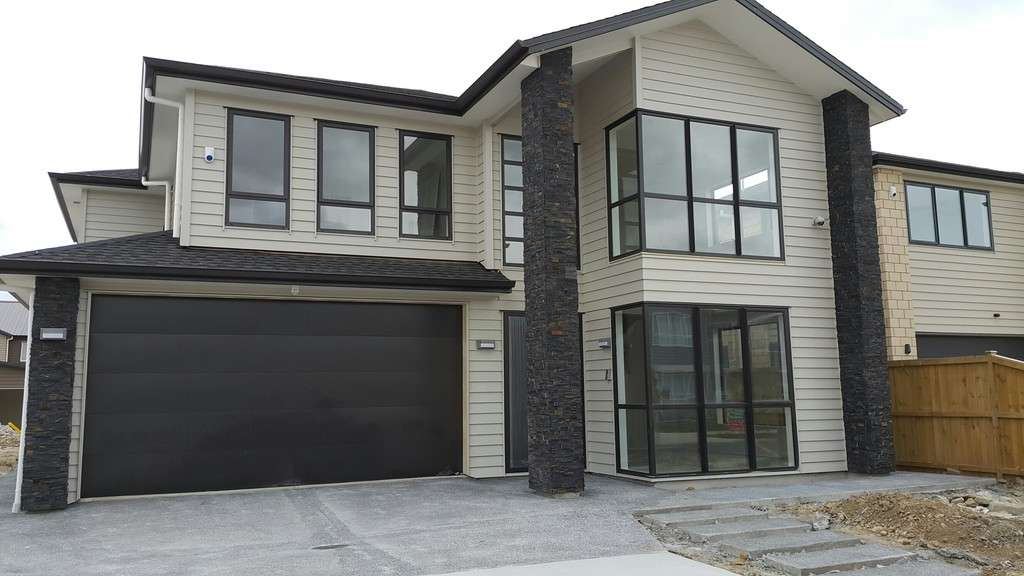 39 Rosewell Crescent photo 0