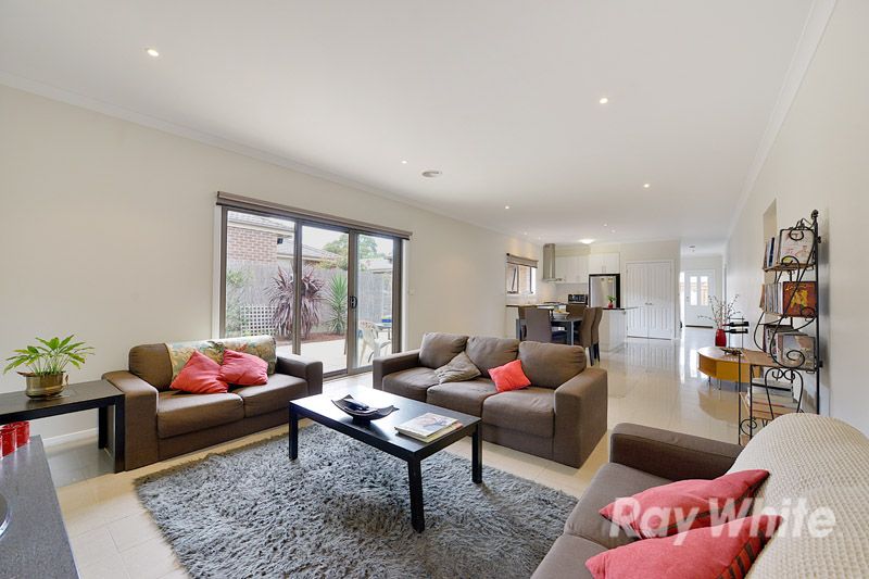 2/11 Wattletree Road, Ferntree Gully, VIC 3156