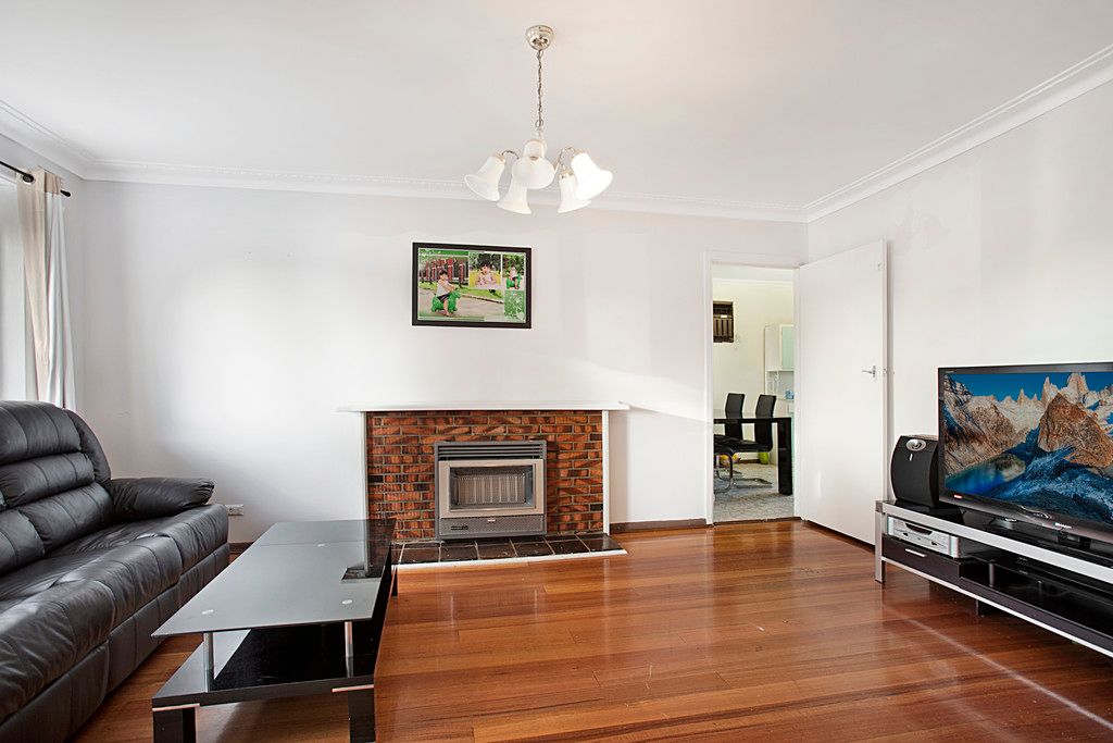 19 Maureen Cresent, Noble Park, VIC 3174