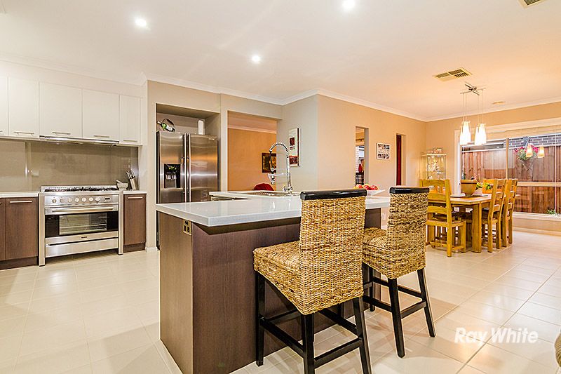 12 Yammerbook Way, Cranbourne East, VIC 3977
