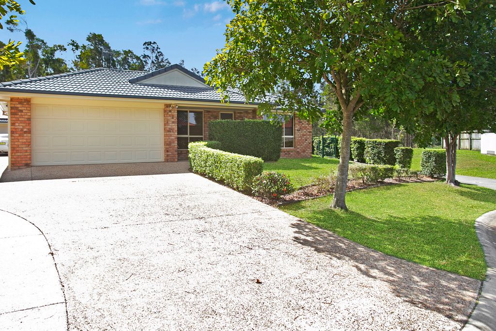 33 Foxhill Place, Banora Point NSW 2486