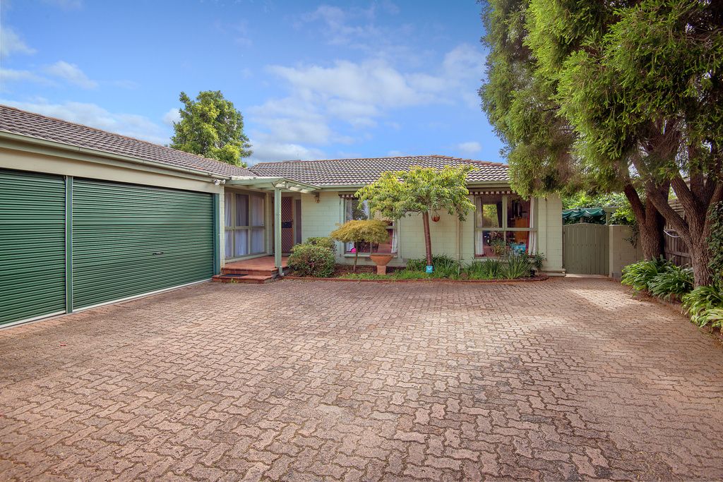 1 Dumfries Court, Glen Waverley, VIC 3150