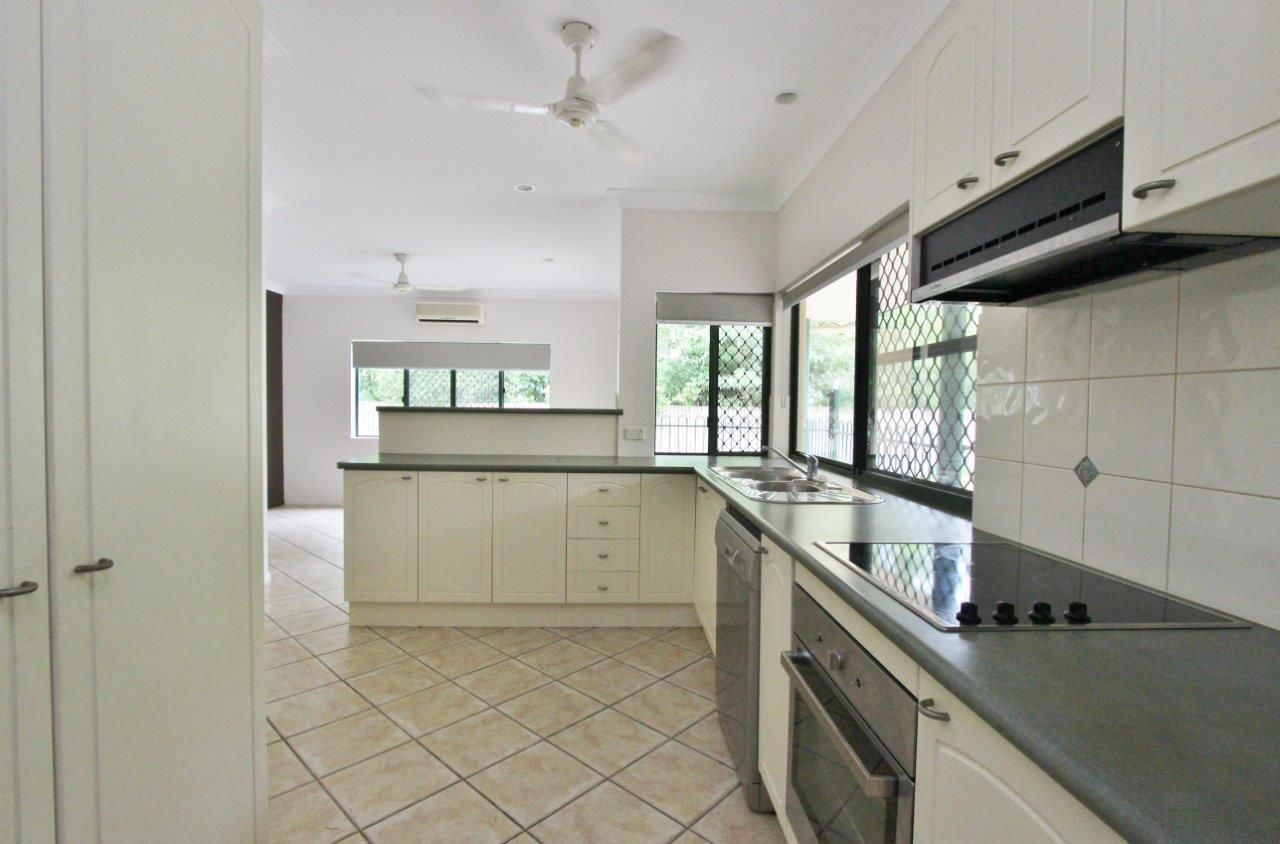 3 Helsdon Close, Clifton Beach, QLD 4879
