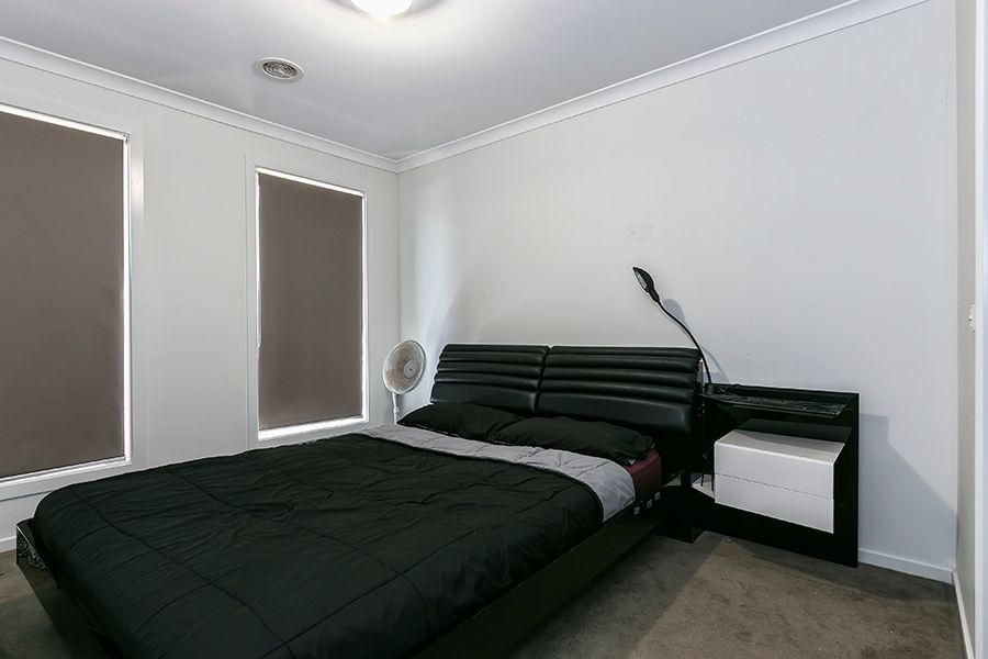 12 Redfox, BROOKFIELD, VIC 3338