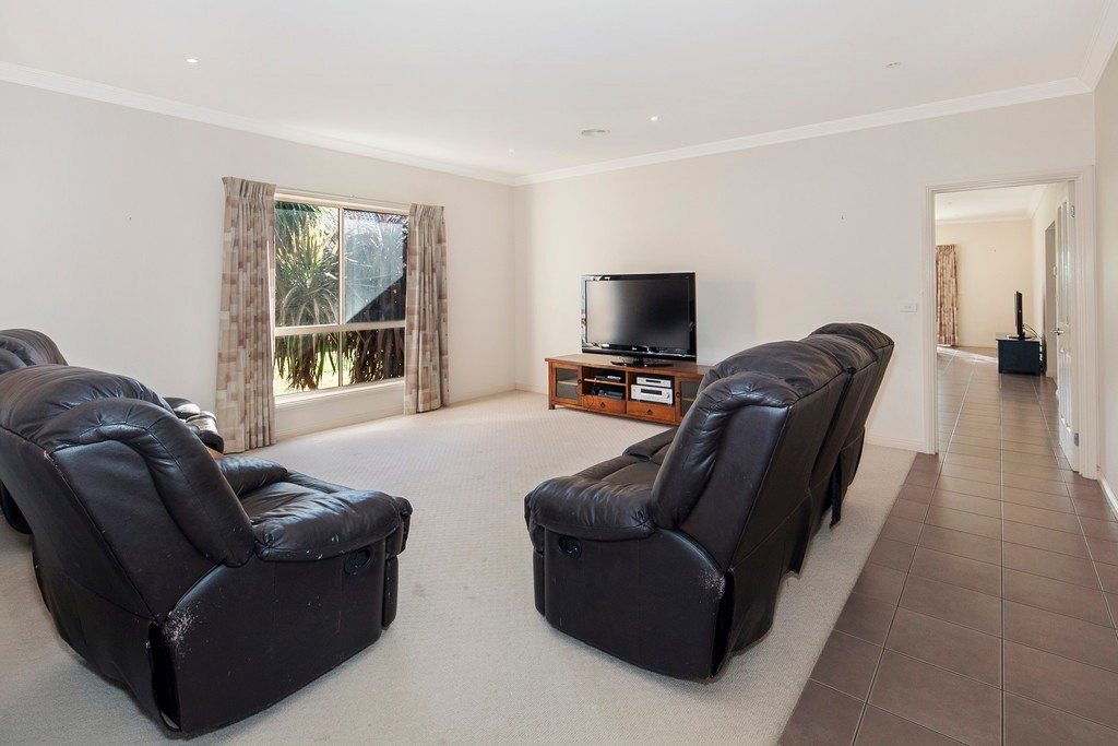 43 Dorset Drive, ALFREDTON, VIC 3350