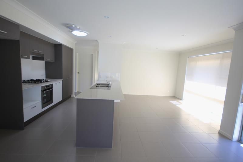 28 Brookside Circuit, Ormeau, QLD 4208