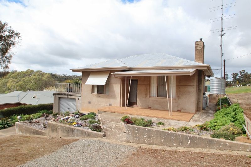 4 Stanley Place, CLARE, SA 5453