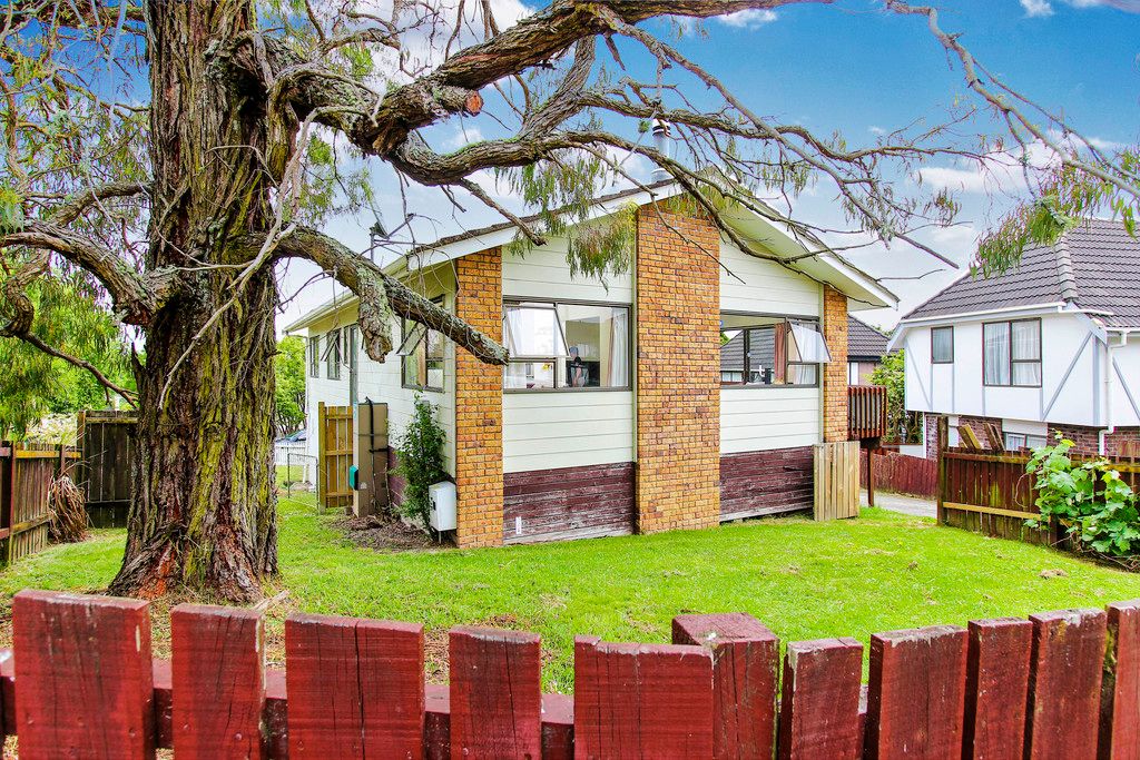 44 Tree View Avenue, Glenfield, North Shore City