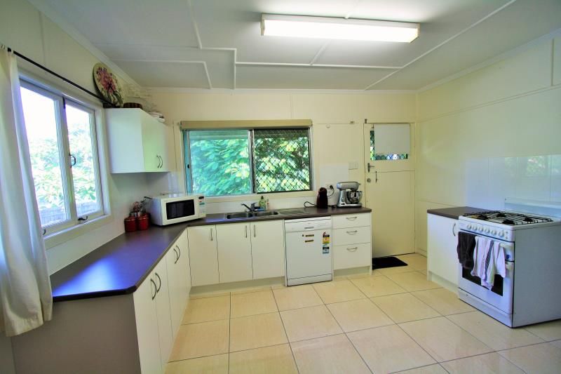 106 Marshall Road, Holland Park West, QLD 4121