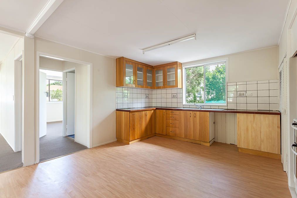 1 Race Street, Newtown, QLD 4350