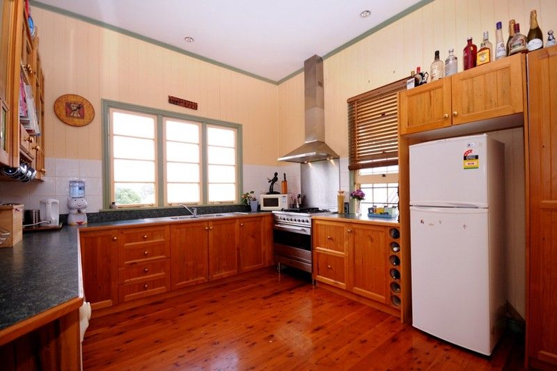 20 Robinson Street, NORTH TOOWOOMBA, QLD 4350