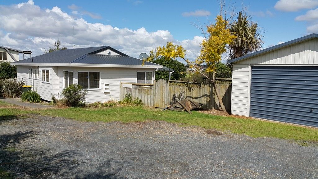 20 Bill Phillip Place, Clendon Park, Manukau City