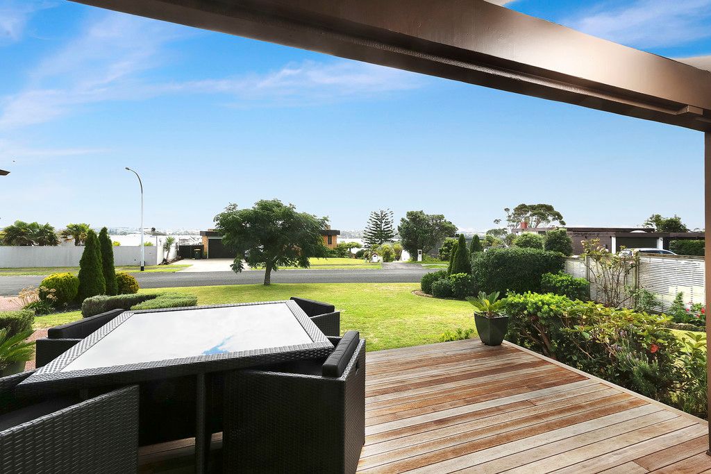 22 William Bryan Drive, Half Moon Bay, Manukau City