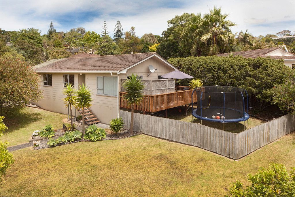 1 Eagleson Street, Torbay, North Shore City