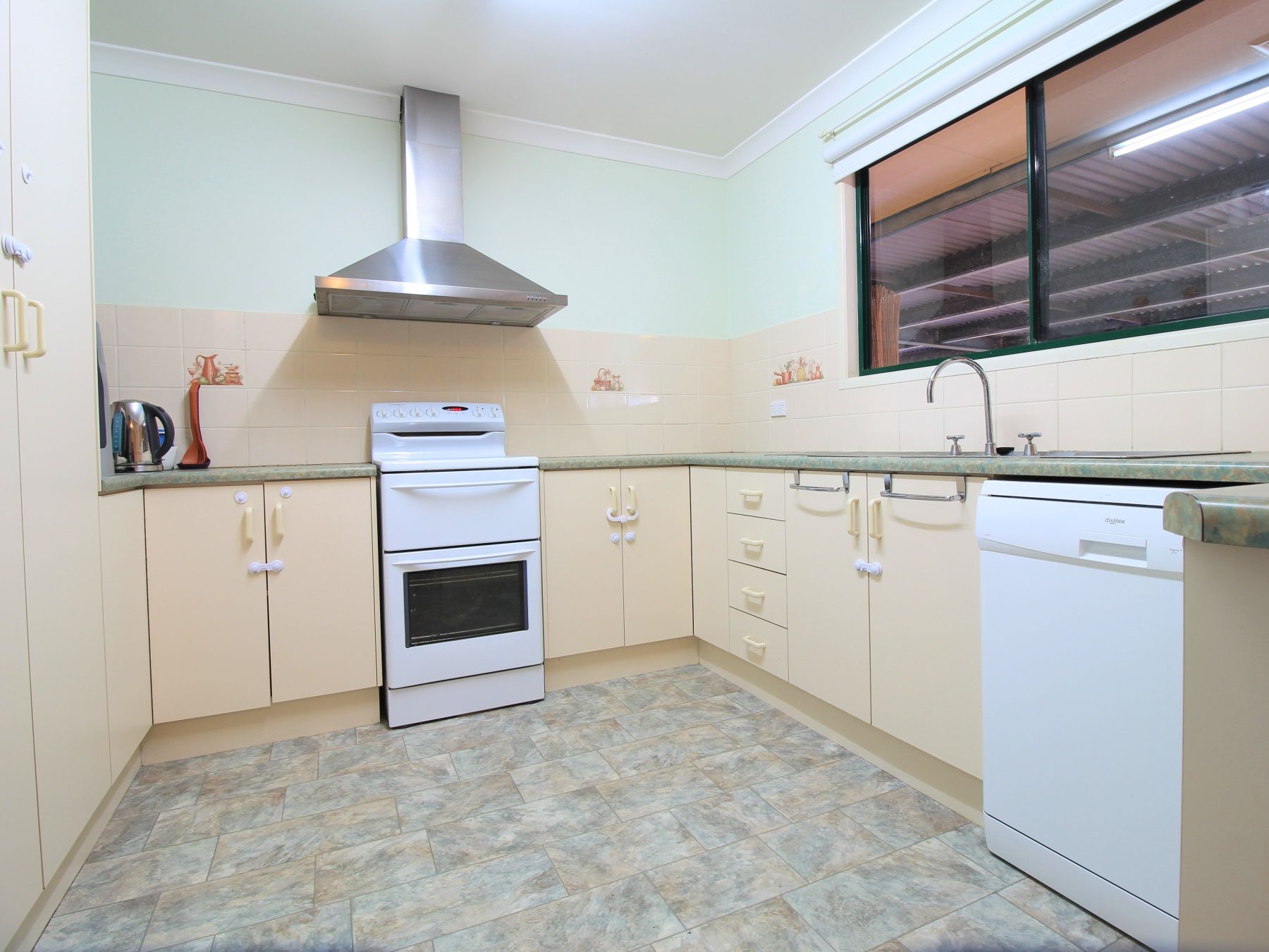 12 Cowan Crescent, Emerald, QLD 4720