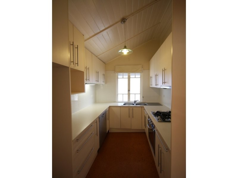 312 Wynnum Road, NORMAN PARK, QLD 4170