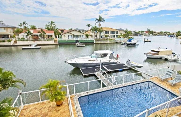27  Nirvana Court, RUNAWAY BAY, QLD 4216