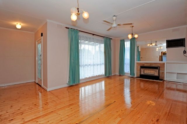 38 Lane Crescent, Reservoir, VIC 3073