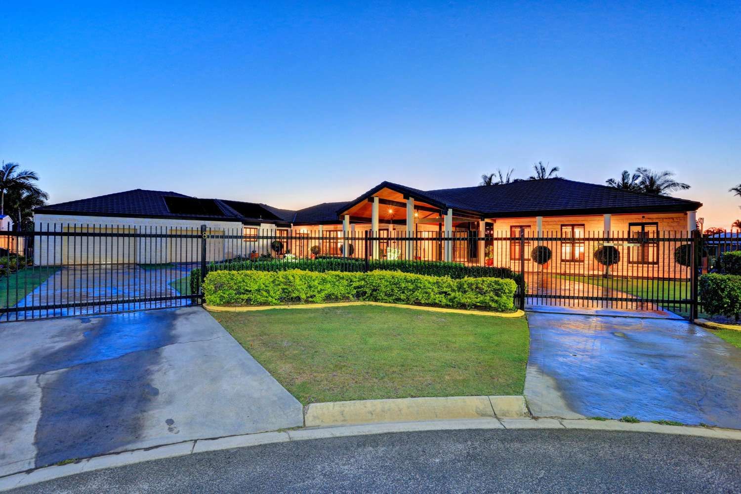 8 Gretton Court, AVOCA QLD 4670