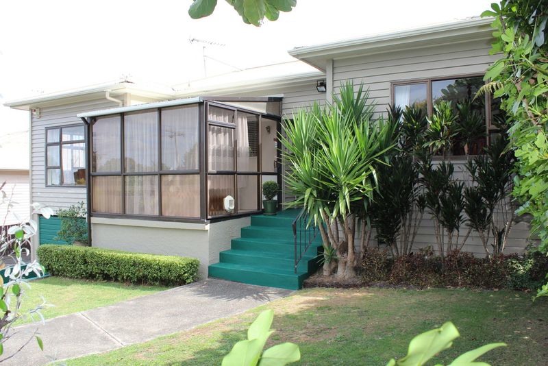 Modernised Character Bungalow! - Mount Albert