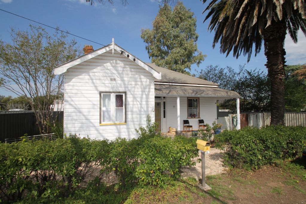 3 Pollock Street