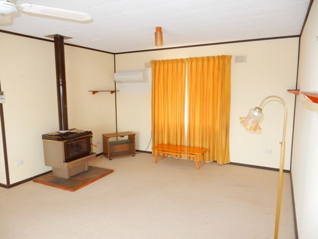 3 Emeu Street, Port Clinton, SA 5570