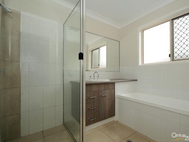 2/125 Platz Street, Glenvale, QLD 4350