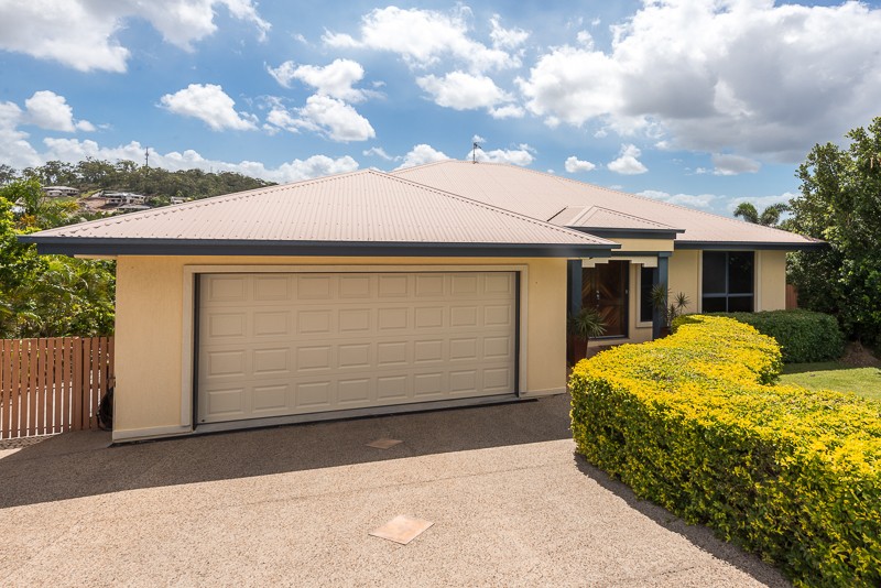 12 Fairbairn Place, Clinton, QLD 4680