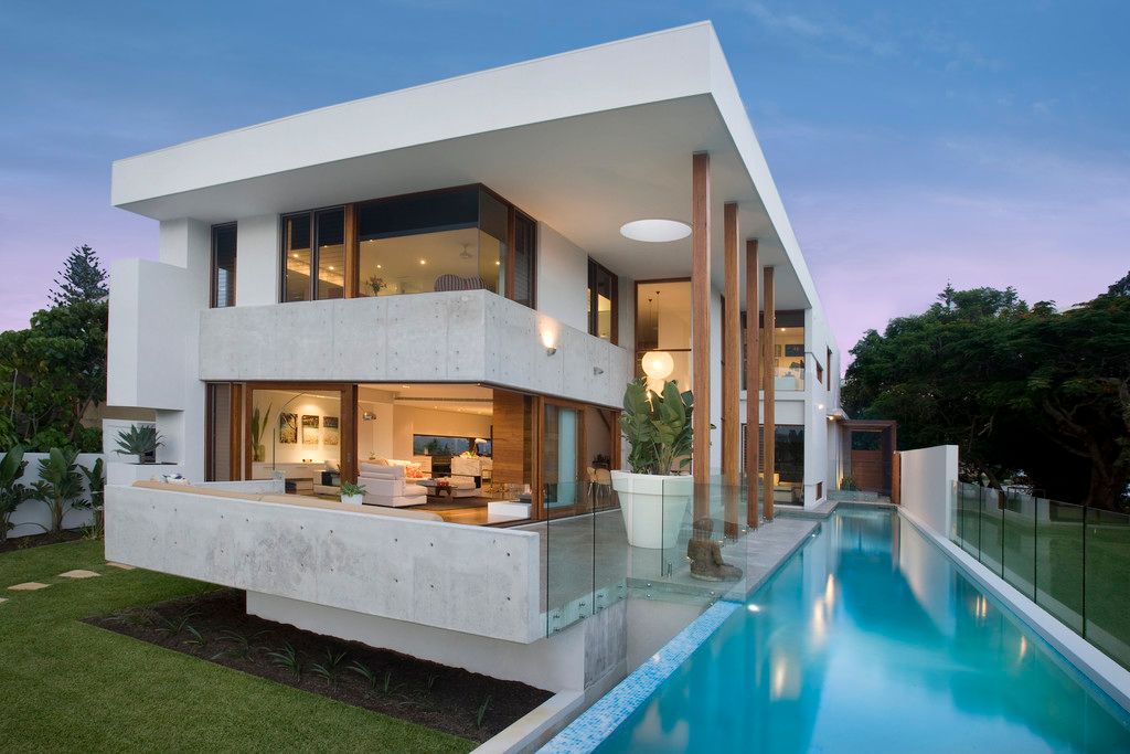 102 Amalfi Drive, Isle Of Capri QLD 4217