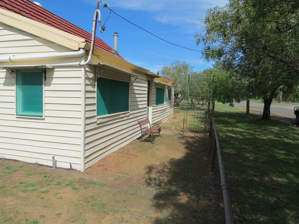 22 Third Street, Quandialla NSW 2721