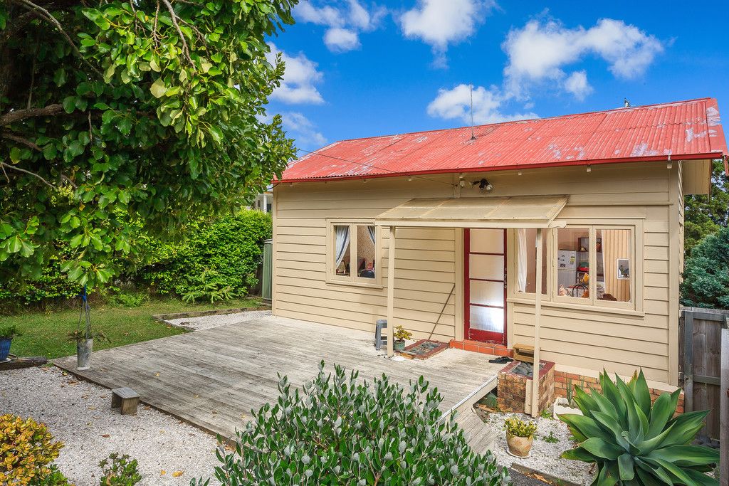22 Roberts Road, Glenfield, North Shore City