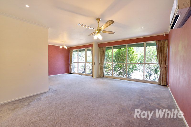 19 Richborough Grove, Ferntree Gully, VIC 3156