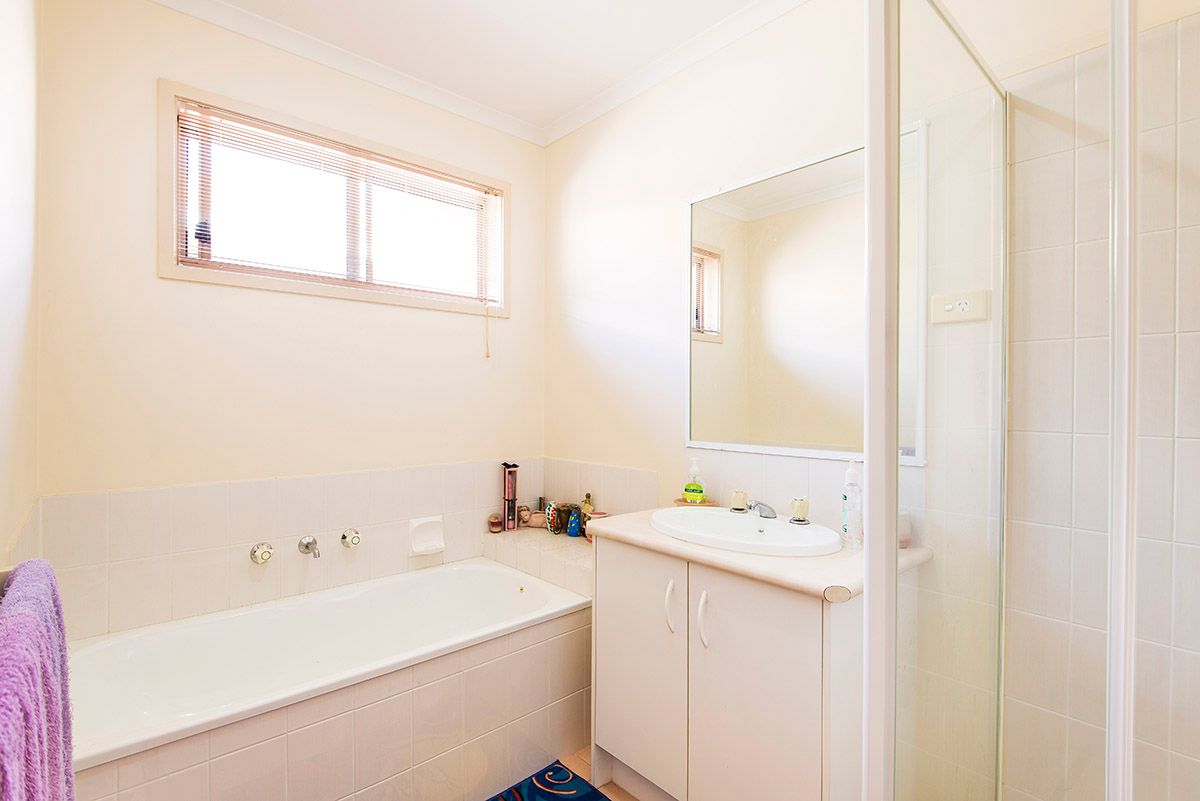 8 Barina Way, Mill Park, VIC 3082