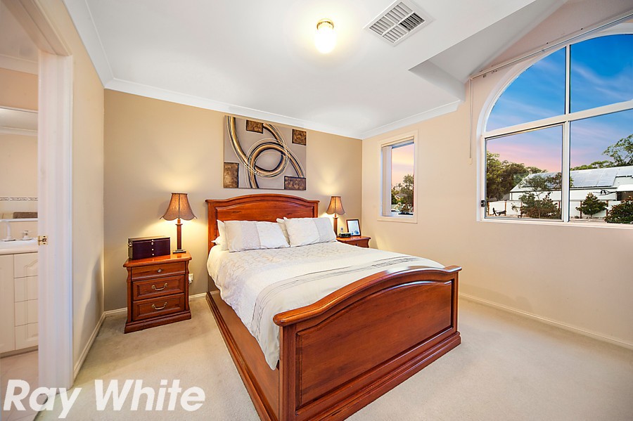 8 Millcroft Way, Beaumont Hills, NSW 2155