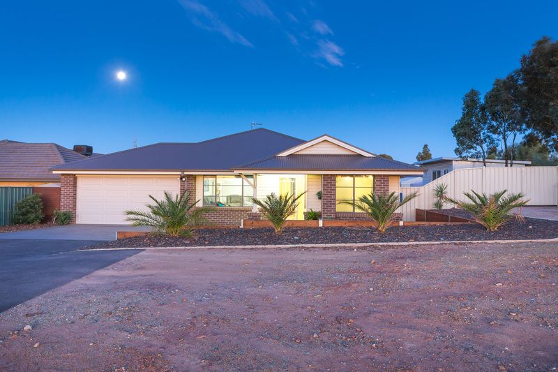 14 Marita Drive, Maiden Gully, VIC 3551