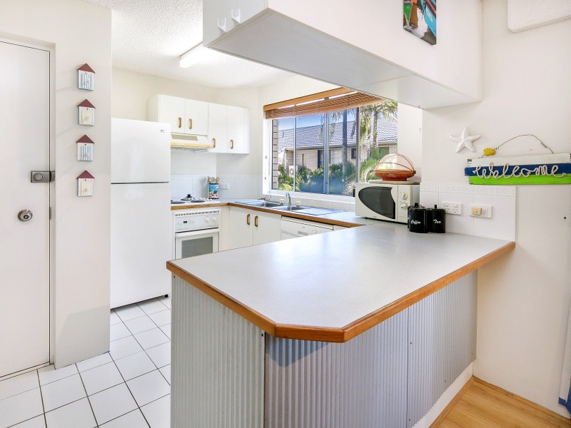 Unit 3 'Kings Cove Units' 33 Burgess Street, KINGS BEACH, QLD 4551
