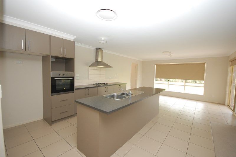 8 Hillam Drive, Griffith, NSW 2680