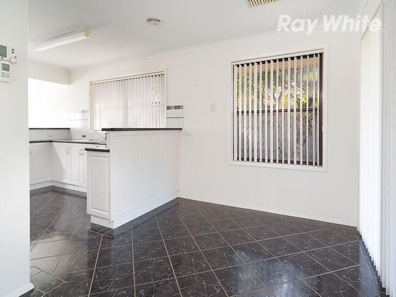 136 Howard Court, Howlong, NSW 2643