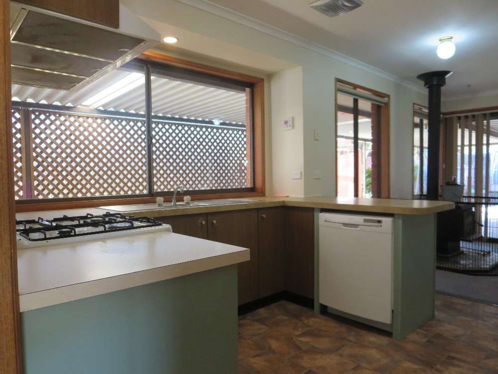 1 Kimberley Court, LAVINGTON, NSW 2641