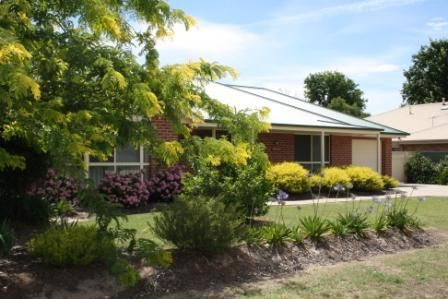 4 Hall Court, HOWLONG, NSW 2643