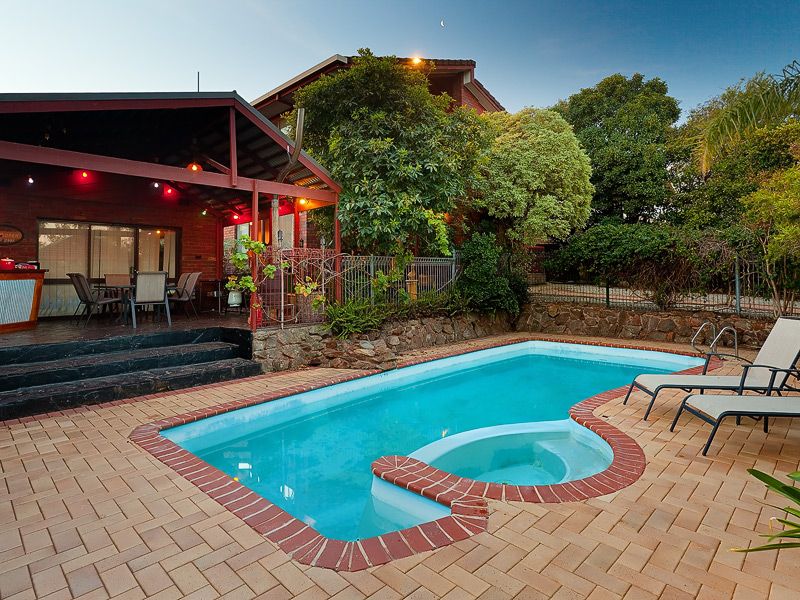 38 Mountain View Drive, LAVINGTON, NSW 2641