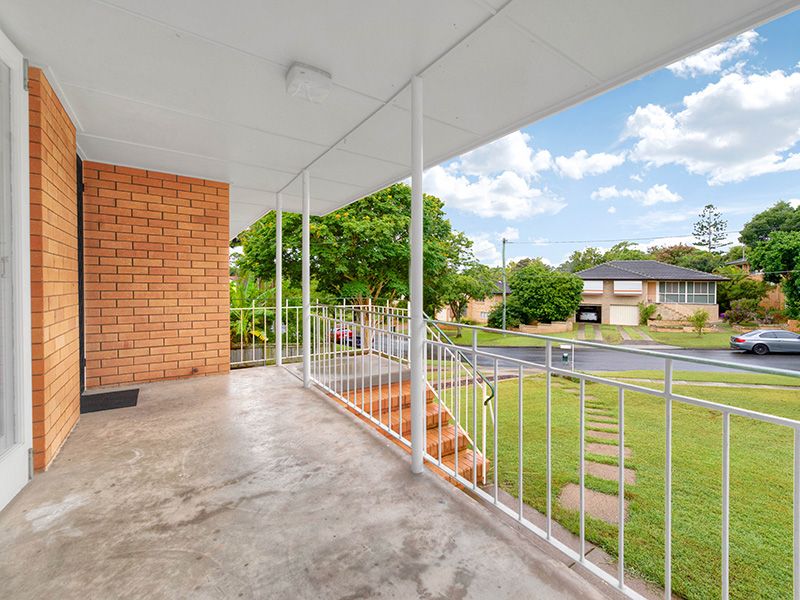 6 Euratha Street, Stafford Heights, QLD 4053