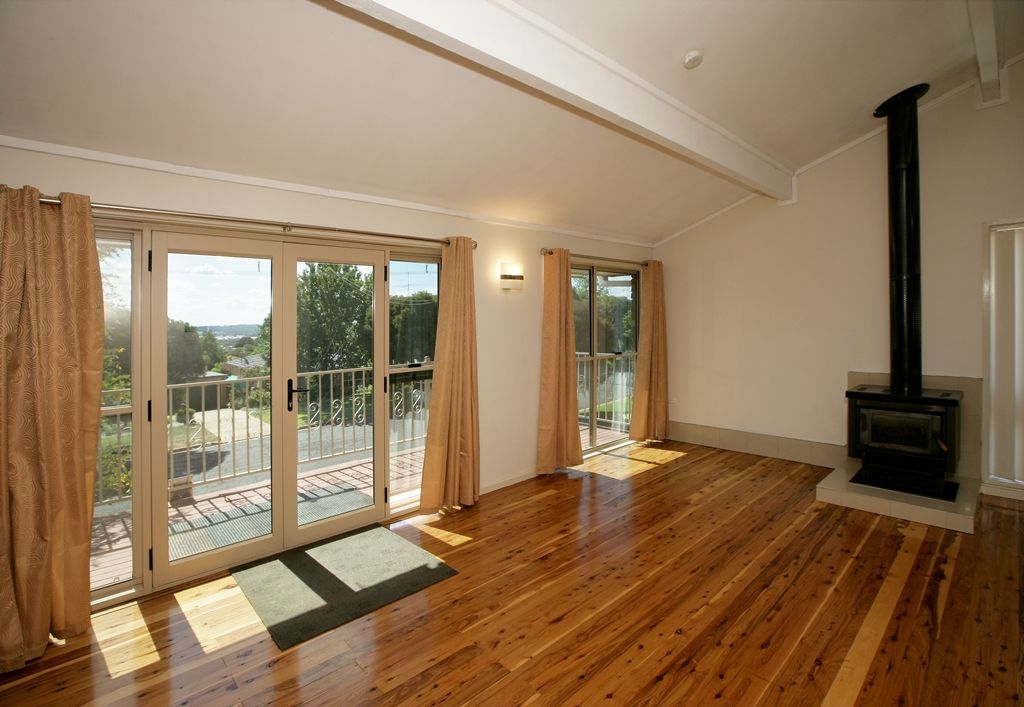 11 Buchhorn Street, Tolland, NSW 2650