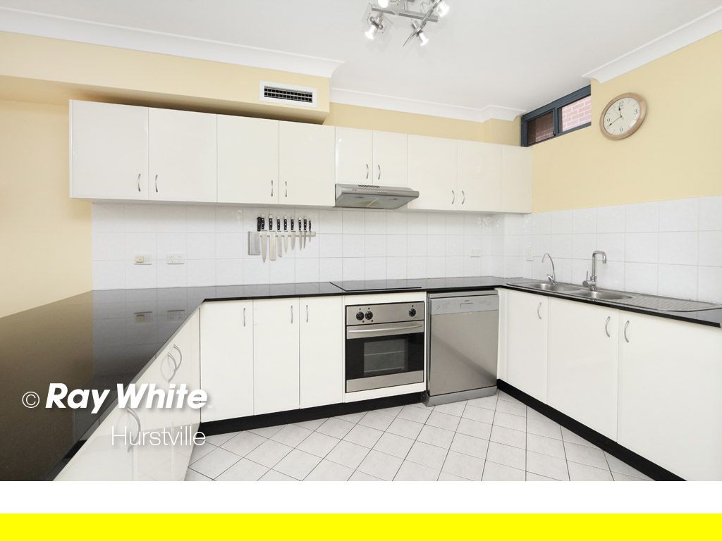 3/8 Shaftesbury Street, Carlton, NSW 2218