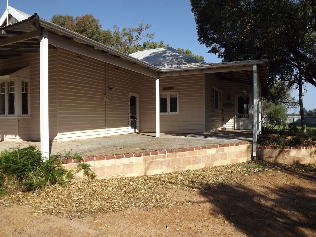 26 Brand Highway, Dongara, WA 6525