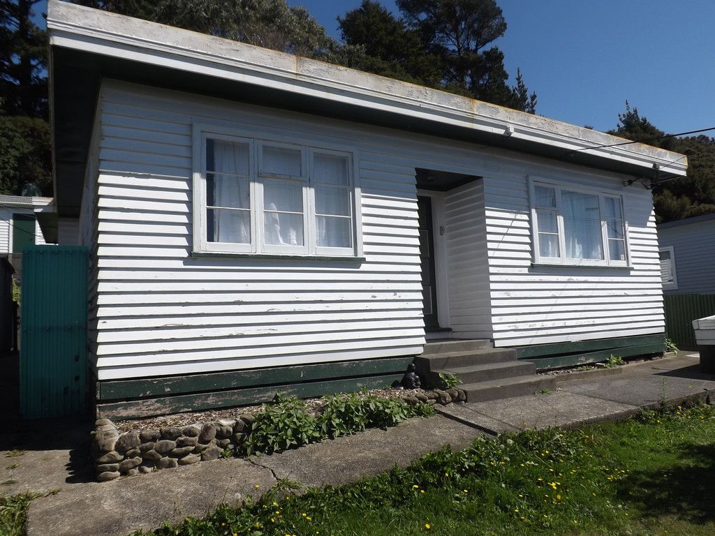24 Main Road, Wainuiomata, Lower Hutt City
