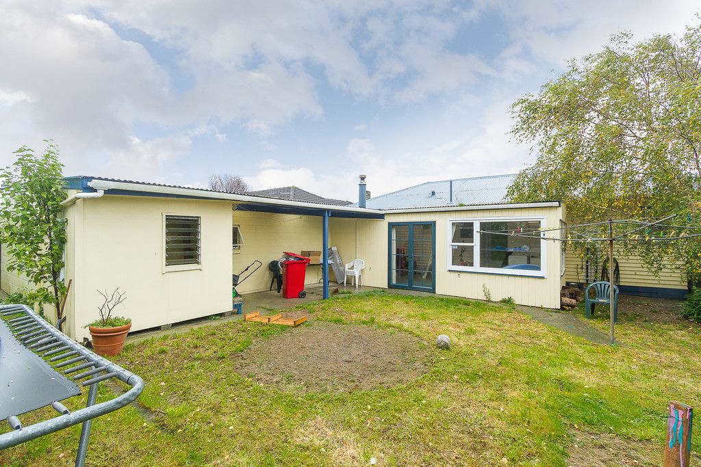 18 Roberts Street, Wainuiomata, Lower Hutt City